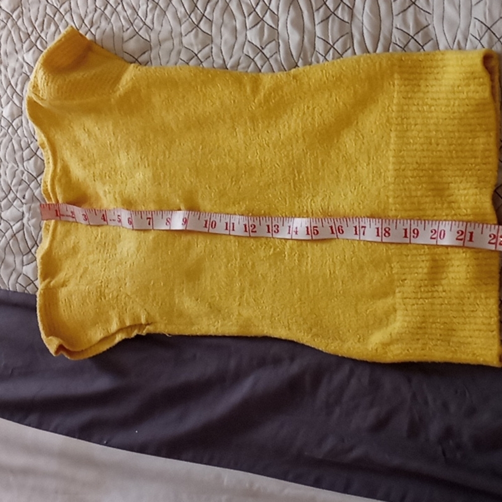 2 Sweaters - image 4